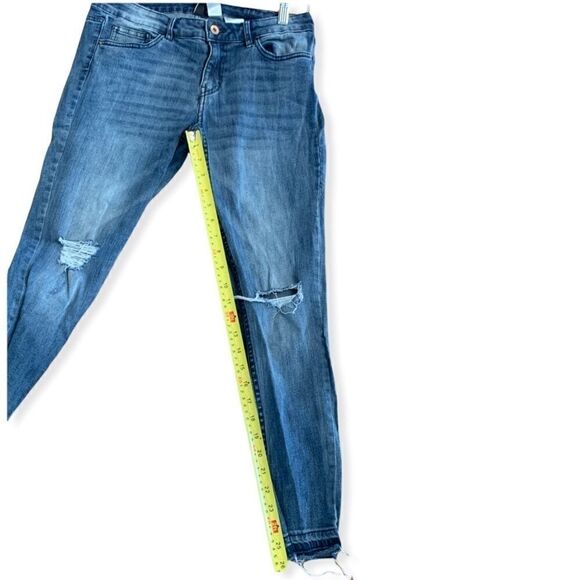 H&M Divided Distressed Jeans - Picture 8 of 10